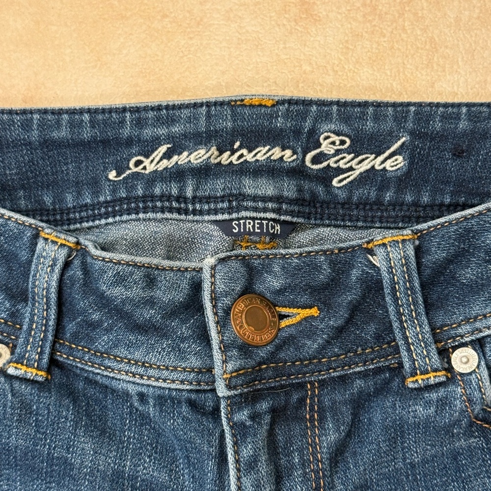 American Eagle Size 8 Slim Boot Cut Jeans with Distressed Details - Picture 2 of 7